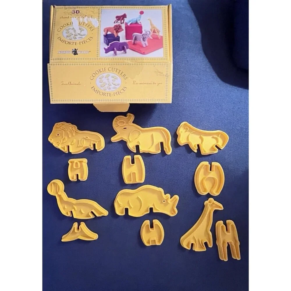 Nordic Ware 3-D COOKIE CUTTERS Stand Up Zoo Animals Made In USA New in Open Box